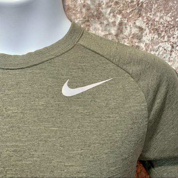 Nike Running Crewneck - Picture 5 of 8